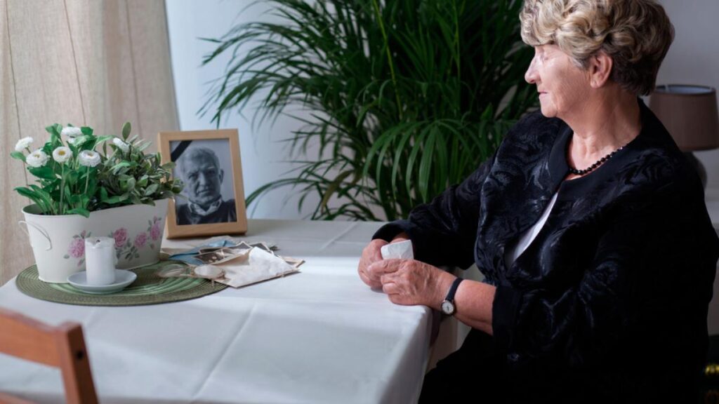 Reclamar pensión por viudez en Colombia: guía legal paso a paso